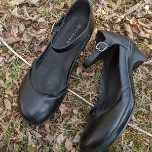 Women's Avaron Black Leather Mary Jane's Size 8.5B